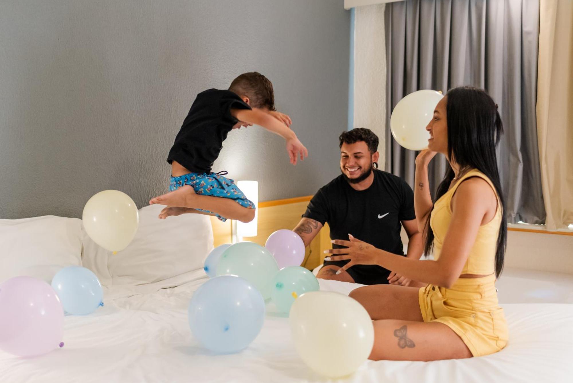 ホテル Ibis Criciuma クリシウマ エクステリア 写真